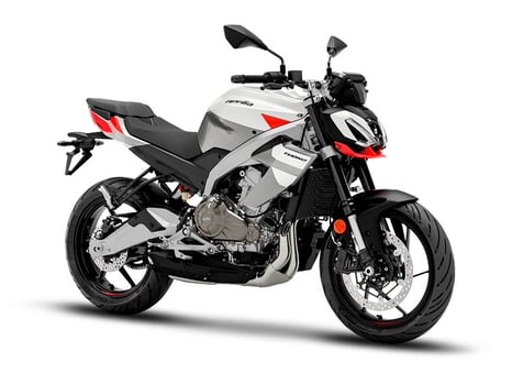 Aprilia_Tuono457_Tab_900x675_Intera_1