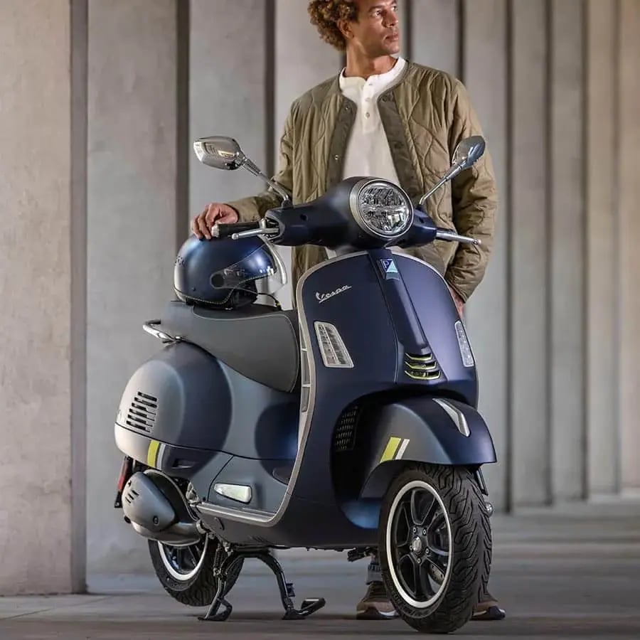 1-Vespa-GTS-300-Super-Tech-2023-Vepsa-Colombia